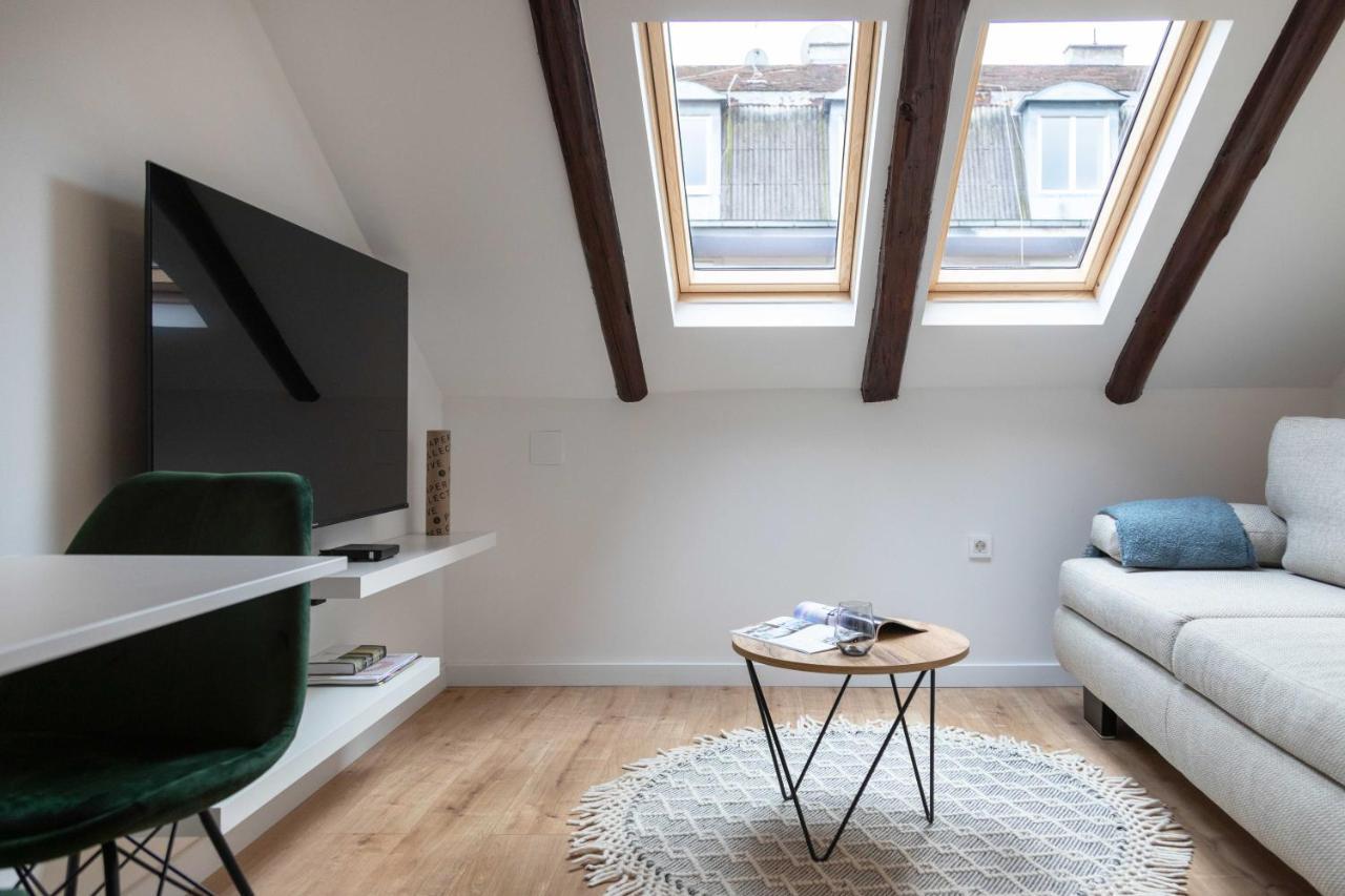 Modern Loft With Gallery In City Center Zagreb Exterior photo